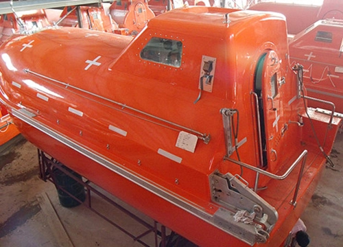 Lancia di salvataggio a caduta libera chiusa in F.R.P.